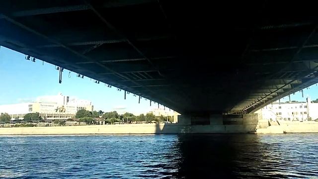 Речная прогулка по Москва-реке