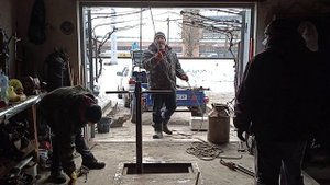 Скважина желонкой в гараже! Дебет больше 1,5 куба.