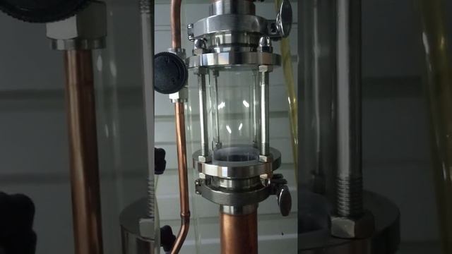 Флегма водопадом))) Холодильник Димрота 2 дюйма в стеклянной царге 350 мм смотреть онлайн