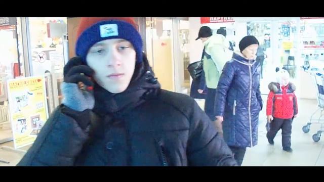 Пранк:Реакция людей на упавшие деньги. смотреть онлайн