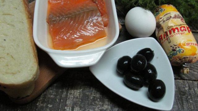 Закуска из форели с сырными шариками