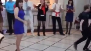Funny Russian dances at weddings - Смешные танцы русских на свадьбах