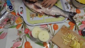 Толстолобик запечённый целиком / Товстолобик запечений в духовці / Рыбные блюда