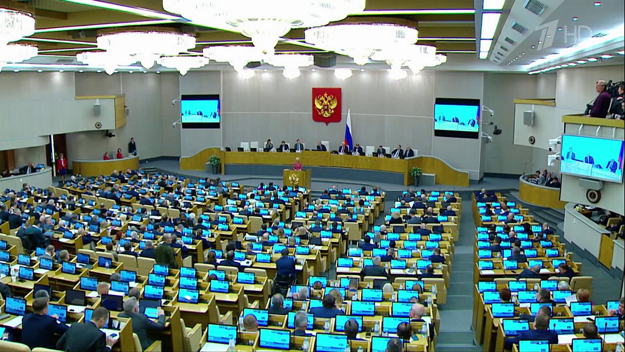 Госдума приняла закон о запрете в школах мобильных телефонов и гаджетов во время занятий