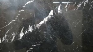 Мрамор Неро Марквина Испания (Negro Marquina)