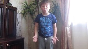 мальчик рассказывает стишок