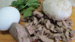 Блины с начинкой из печени и грибами
