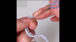 вяжем завиток с листочками