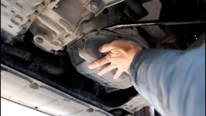 Что лучше откачать масло или слить через пробку на Nissan Qashqai 2,0 4WD Ниссан Кашкай 2008