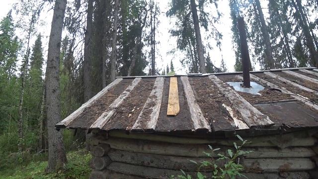 Все по немножку: готовлю еду, колю дрова, ловлю хариуса и мелкий ремонт избы. смотреть онлайн