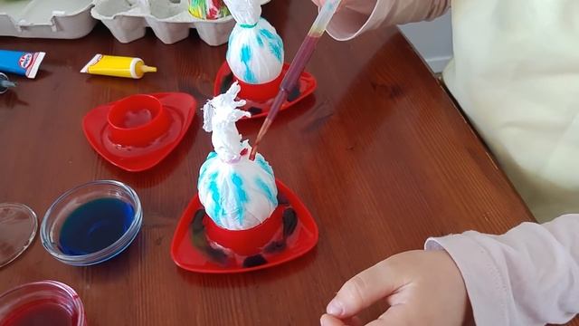 Как покрасить яйца DIY Пасхальные яйца своими руками. Красим рисом и кондитерскими красками смотреть онлайн