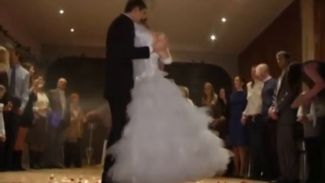 Самый нежный и лучший свадебный танец молодожёнов)))