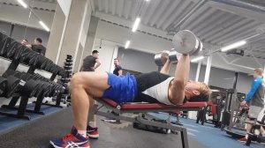 Жим гантелей лёжа на наклонной по 60 кг после длительного перерыва