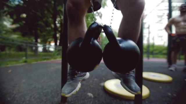 Брусья / полная амплитуда смотреть онлайн