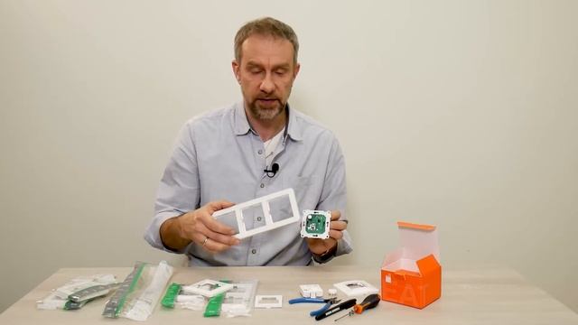 Монтаж рамки Schneider Electric W59 Deco на терморегулятор SPYHEAT ETL-308B