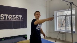 10 простых элементов на турнике +  комбинации из них