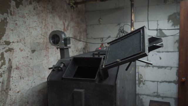 котел неделька длительного горения. ОБЗОР ПЕЧКИ ОБСЛУЖИВАНИЕ, 1часть ОТОПИТЬ 400 КВ\М ДОМ КИРПИЧНЫЙ