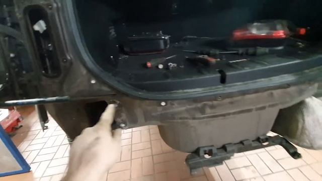 Кузовной ремонт MINI Cooper. Замена заднего бампера. смотреть онлайн