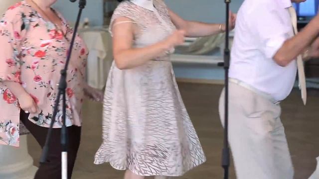 песня родителей на свадьбе))Друзья мои!! у меня не сохранился текст на носителе!! смотреть онлайн