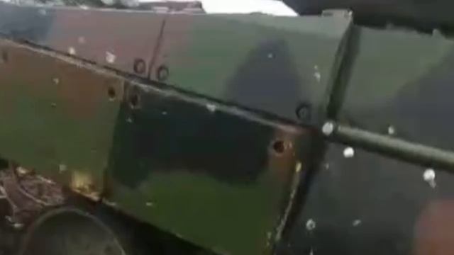 Подбитый леопард на поклонной горе. Подбитый немецкий леопард. Трофейный танк леопард.