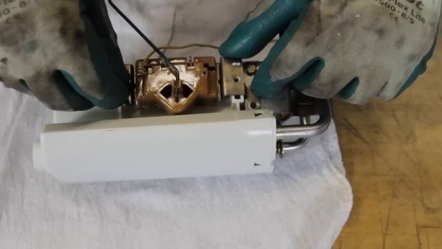 How to Install Fuel Pump E2059MN in 1990-1996 F-150, F-250, F-350 and 1995-1996 Ford Explorer смотреть онлайн