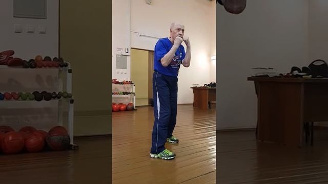 Меняем боевую стойку в боксе правильно.Бокс в трех стойках Селезнев С.П. 2022 #боксерскийклуб #бокс смотреть онлайн