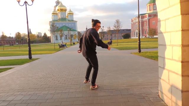 Парень первый раз в кремле! смотреть онлайн