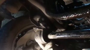 открутил 4 болта балки. снятие двигателя bmw n42