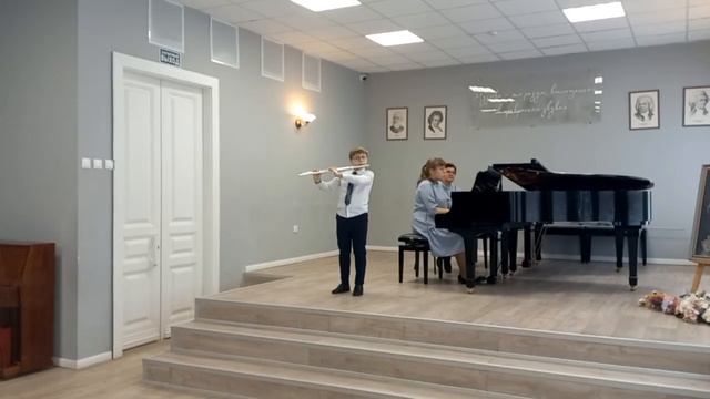 Ж Бизе Менуэт из музыки к драме "Арлезианка" (переложение для флейты и фортепиано) смотреть онлайн