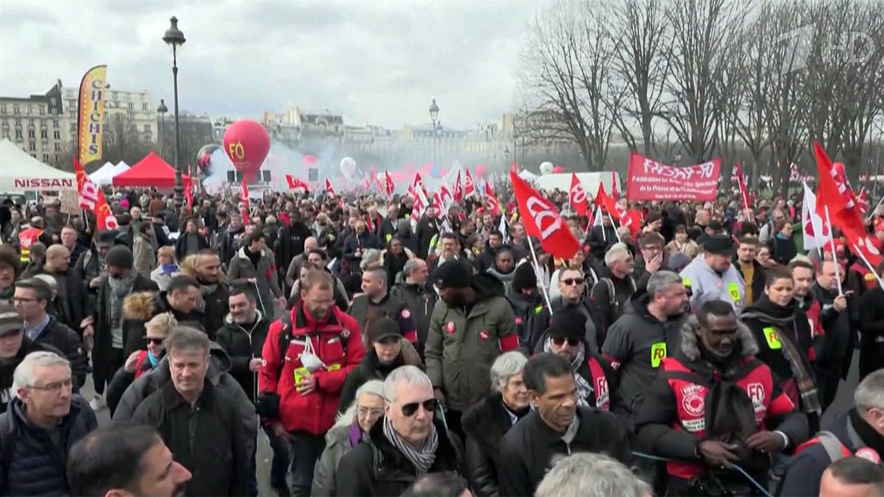 Масштабные акции протеста прошли в Париже и Лондоне