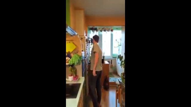 ... Зачем ты стала недоступной, родная улица моя?... смотреть онлайн