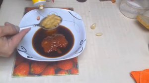 Куриные голени на сковородке - в пикантном соусе быстро и просто