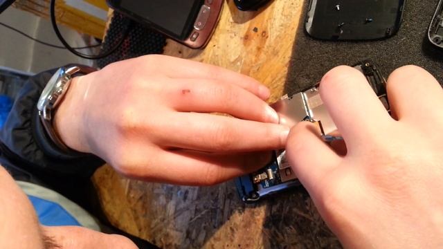 Сенсор Acer E350 тачскрин. Как поменять? Разборка Acer E350 смотреть онлайн