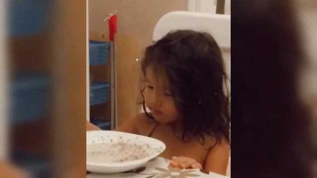 когда после тяжёлого игрового дня,что то между "кушать и спать"😂👍#2годика смотреть онлайн