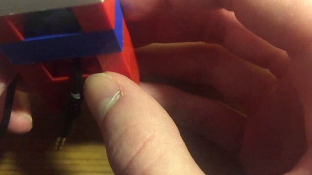 DIY: Super easy Lego earphone holder смотреть онлайн
