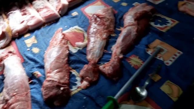 //Пятница забой кабанчик,Сковорода,Таранчюк,Свежина по росписанию//Как вырезаем ошеек и антрикот // смотреть онлайн