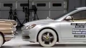 Краш-тест Chevrolet Malibu VS ретро-кар Chevrolet Bel Air