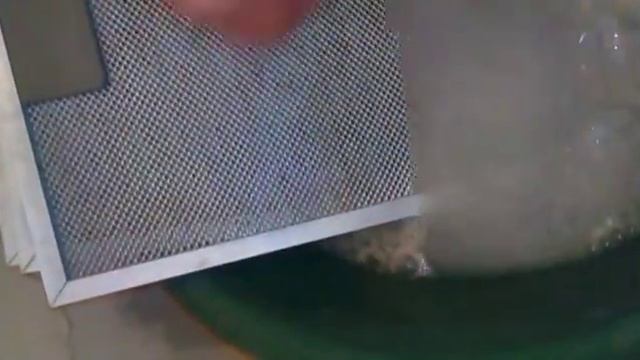 Как почистить фильтры жироулавлевателя вытяжки кухонной. смотреть онлайн