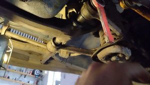 часть 3 откручиваем болт нижней подвески газ 3102-10 новая версия