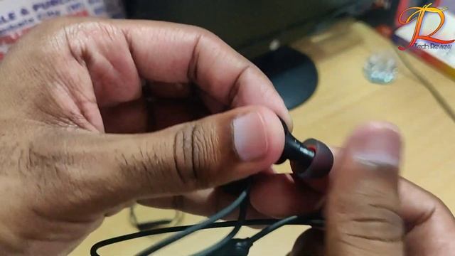 ONEPLUS BULLETS WIRELESS Z VS MIVI THUNDERBEATS || TECH REVIEW смотреть онлайн