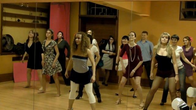 REGGAETON for women. Sasha 'Yonky' Esina (Саша Есина. Реггетон для девушек) смотреть онлайн