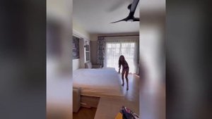 Кровать в стене