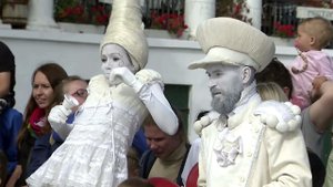 В Суздале проходит фестиваль уличных театров