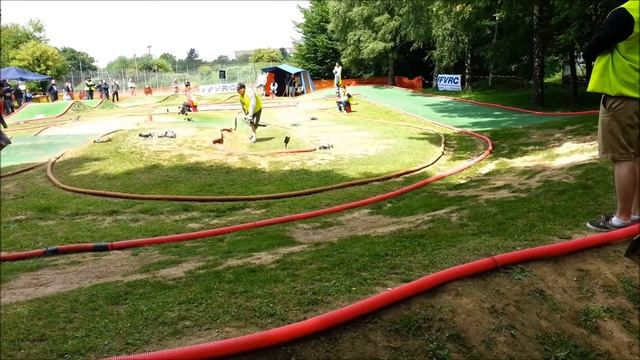 Modélisme : Piste de Montigny le Bretonneux ! смотреть онлайн