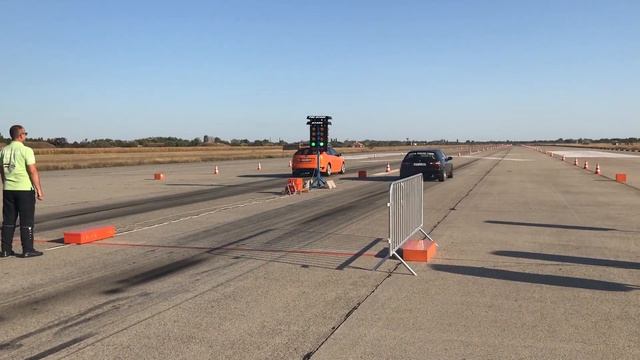 Honda Civic Turbo Vs Ford Focus ST смотреть онлайн