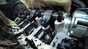 Работа двигателя без крышки клапанов