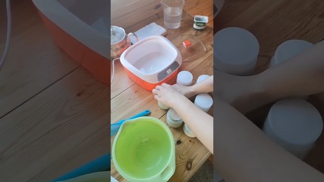 Сделали домашний йогурт из молока! Обзор йогуртницы Kitfort KT-2020. смотреть онлайн