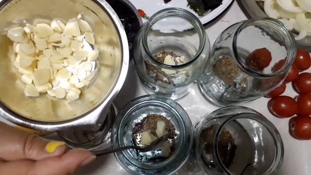САЛАТ ИЗ КРАСНЫХ ПОМИДОР?
