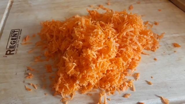 ???Индейка, тушенная с овощами и зеленью смотреть онлайн