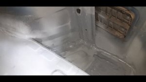 Заканчиваю ремонт багажника, рено логан. Красим, мажем, собираем.